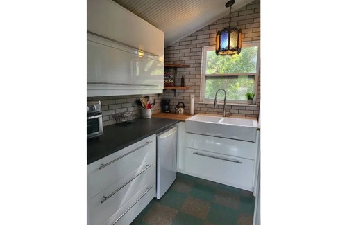 Palm Harbor House | Peaceful 2-Story Cottage Retreat ~ Close to Beaches & Pinellas Trail!