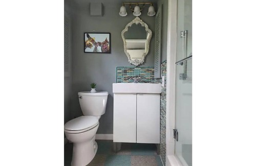 Palm Harbor House | Peaceful 2-Story Cottage Retreat ~ Close to Beaches & Pinellas Trail!