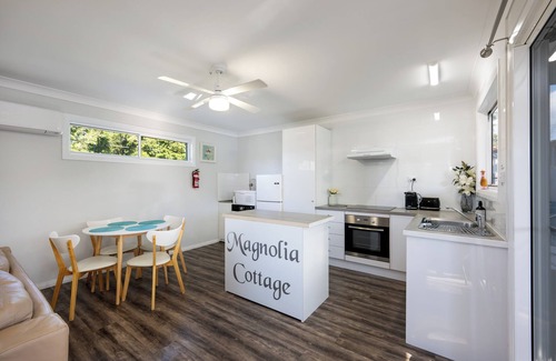 Coffs Harbour Cottage | Peaceful 2BR cottage in heart of Coffs. Family friendly spacious patio and yard.