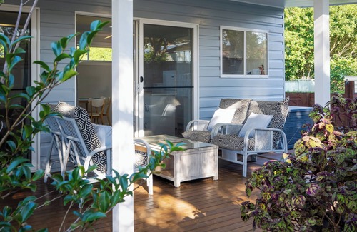 Coffs Harbour Cottage | Peaceful 2BR cottage in heart of Coffs. Family friendly spacious patio and yard.