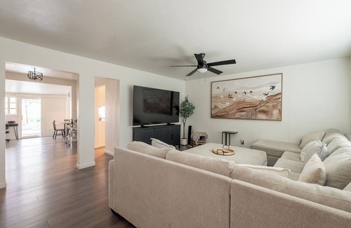 Whitney Beach House | Peaceful 3-bedroom house with AC in Bradenton. Next to the beach and IMG Academy