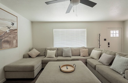 Whitney Beach House | Peaceful 3-bedroom house with AC in Bradenton. Next to the beach and IMG Academy