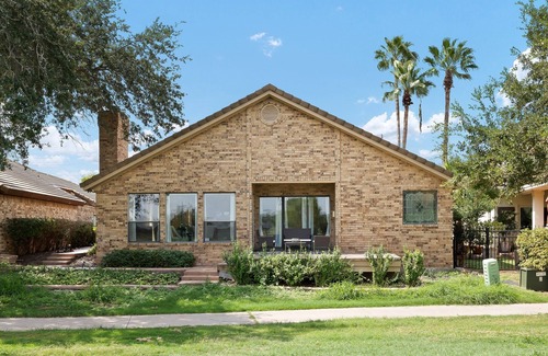 Mission House | Peaceful 3bedroom home with Golf View.
