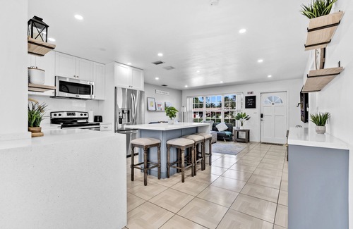 Driftwood House | Peaceful 3BR House Relax Backyard 16 mins to Ocean