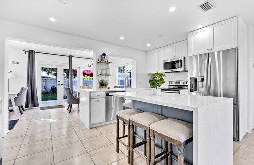 Driftwood House | Peaceful 3BR House Relax Backyard 16 mins to Ocean