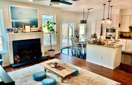 Austin House | Peaceful 4BR Home w/Office in South Austin