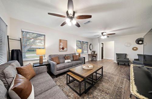 Baytown House | Peaceful Abode in Convenient Baytown Location