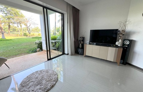 Laguna Apartment | Peaceful Allamanda - great amenities, golf course