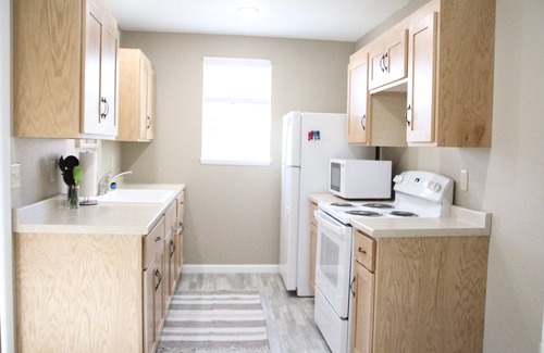 Lake City Condo | Peaceful and beautiful 2 bedroom 1 bathroom condo with full kitchen.
