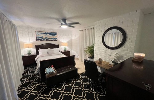 Bedford House | Peaceful and Comfy King Suite