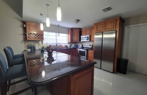 Greater Northdale House | Peaceful and convenient 4-bedroom house in lovely Tampa with AC