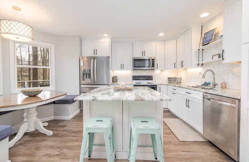 Henrico House | Peaceful and Family Friendly 4BR, 3BA Waterfront Escape at Lake Gaston