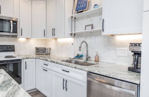 Henrico House | Peaceful and Family Friendly 4BR, 3BA Waterfront Escape at Lake Gaston