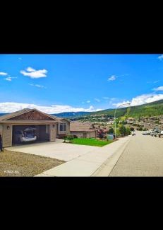 Central Okanagan Bed & Breakfast | Peaceful and Spacious Lake View