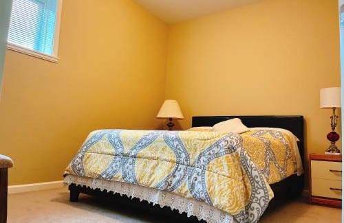 Central Okanagan Bed & Breakfast | Peaceful and Spacious Lake View