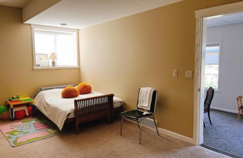 Central Okanagan Bed & Breakfast | Peaceful and Spacious Lake View