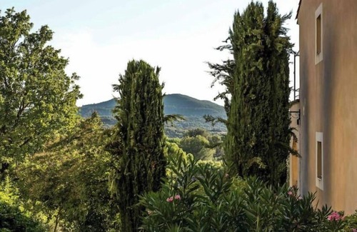 Pont Royal Apartment | Peaceful apartment with a magnificent view.