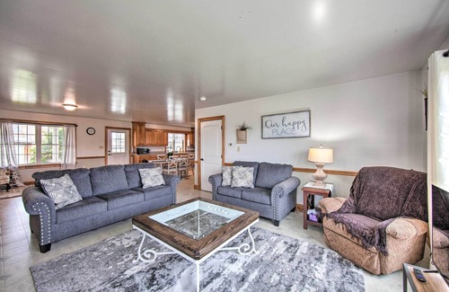 Bird In Hand House | Peaceful Bird in Hand Home w/Farmland Views!
