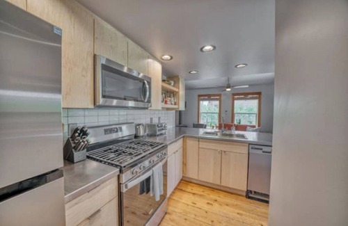 Bozeman House | Peaceful Bozeman Retreat