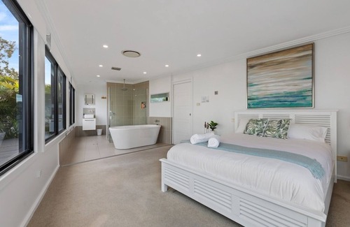Central Coast House | Peaceful Budgewoi Family Getaway