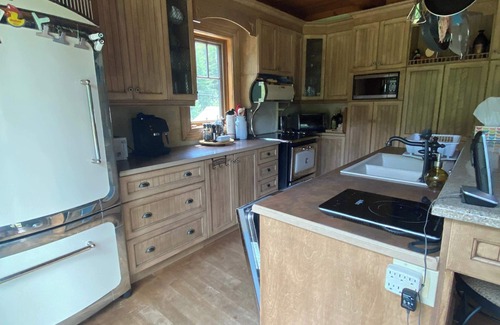 Chateau-Richer Ski Chalet | Peaceful by the River - Havre de Paix