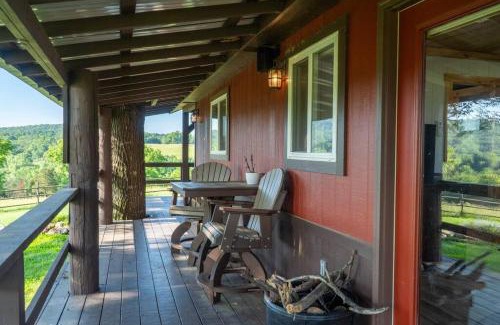 Walnut Shade House | Peaceful Cabin-Breathtaking Views near Branson, MO