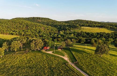 Walnut Shade House | Peaceful Cabin-Breathtaking Views near Branson, MO