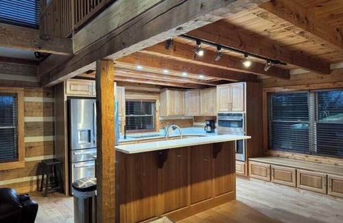 Lancaster Cabin | Peaceful Cabin in the Woods