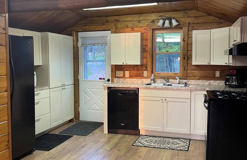Winter Cabin | Peaceful Cabin on Lake with Pontoon-Fall dates still open.
