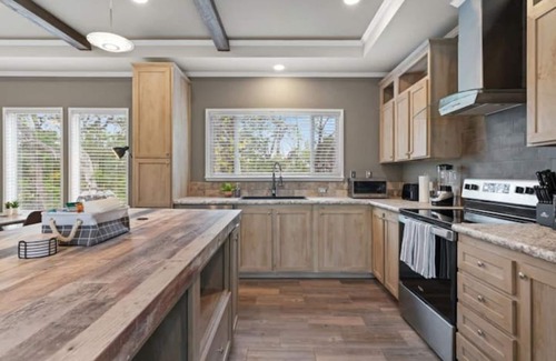 Dripping Springs House | Peaceful Cabin - 8 acres Ranch Dripping Springs Venues & Breweries
