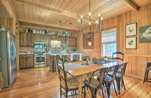 Cairo House | Peaceful Cairo Farmhouse w/Barn & Fire Pit