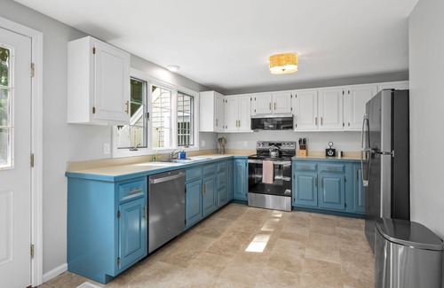 Hopewell Junction House | Peaceful Cape Cod Retreat – Minutes from Beach, Shops & Coastal Charm