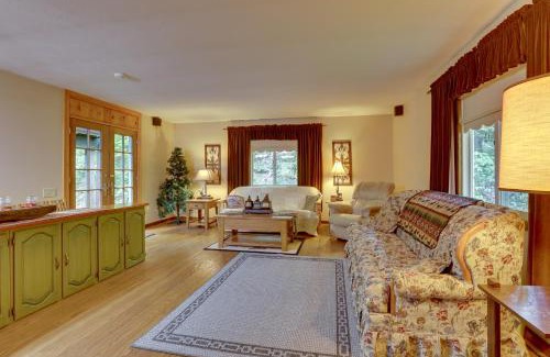 Carrollton House | Peaceful Carrollton Retreat with Deck and Fire Pit!