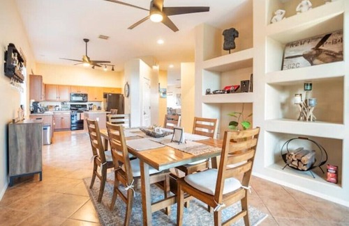 Vail House | Peaceful casita near wineries, national parks, and more. Family & pet-friendly!