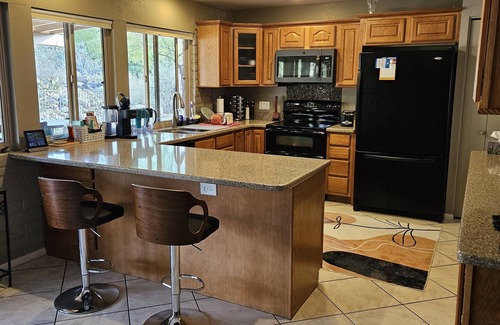 The Foothills House | Peaceful Catalina Foothills retreat w/stunning views close to hiking & shopping