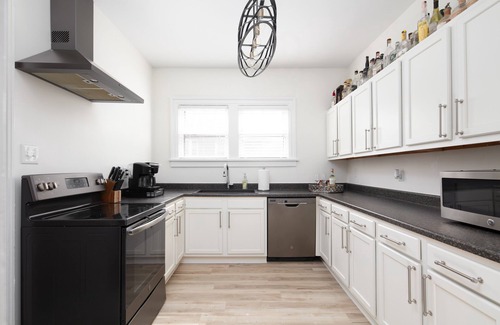 Lexington House | Peaceful Chevy Chase Retreat