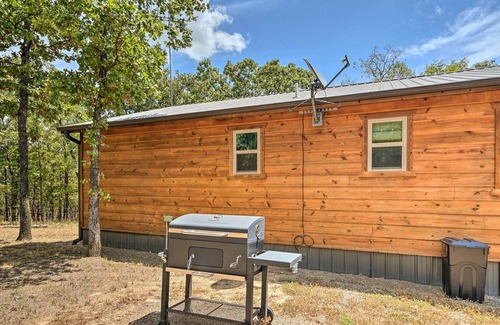 Clayton Cabin | Peaceful Clayton Cabin - Walk to Sardis Lake!