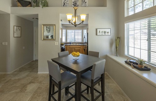 Mesa House | Peaceful+Clean+Comfy 2BR Townhouse w/Pool & Garage