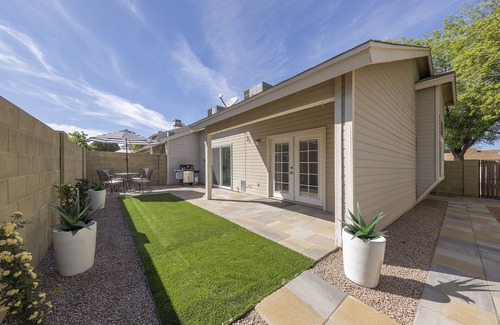 Mesa House | Peaceful+Clean+Comfy 2BR Townhouse w/Pool & Garage