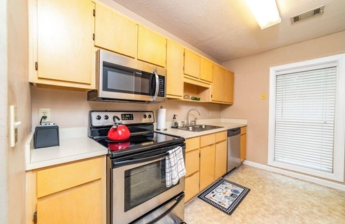 Columbus House | Peaceful Columbus getaway near Ft Moore & CSU