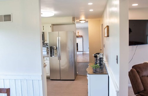 Ronks House | Peaceful Cottage in the heart of Amish Country with hot tub.