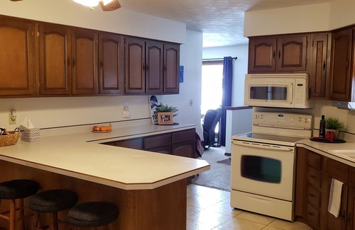 Machesney Park House | Peaceful Cottage Getaway Sleeps 6 on Scenic Rock River in Rockford Area