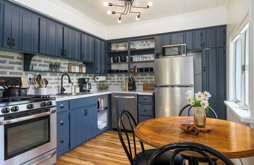 Putnam Valley Cottage | Peaceful Cottage with Grill | Walk to Lake
