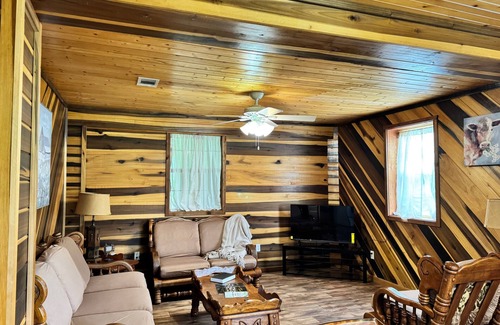 Lucedale Apartment | Peaceful Country Escape Near Lucedalen 2 BR 1Bath on Private Family Farm