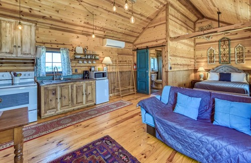 Fredericksburg Cabin | Peaceful Country Cabin in Texas Wine Country