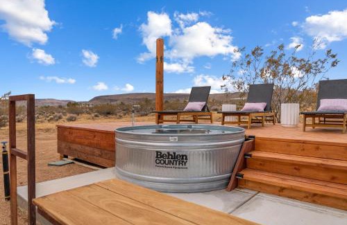 Yucca Valley House | Peaceful Desert Escape with Pool, Fire Pit and Stargazing Views