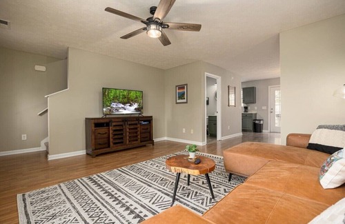 Sevierville Condo | Peaceful Escape: 2BR Retreat w/Private Hot Tub!