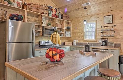 Heflin Cabin | Peaceful Family Cabin on 10 Acres w/Game Room!