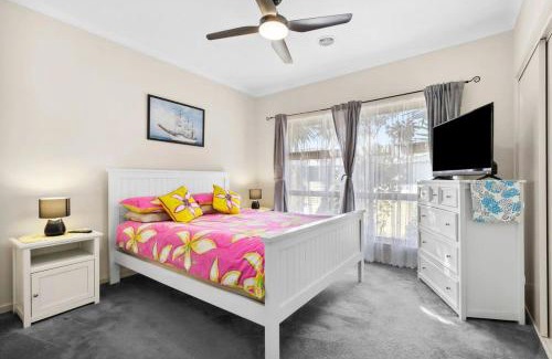 St Leonards House | Peaceful Family Home by St Leonards Beach