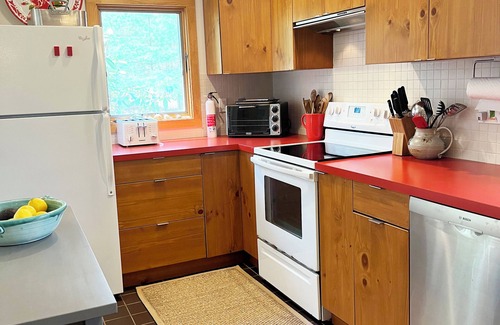 Springs House | Peaceful Family Sanctuary Central to all Beaches and Villages